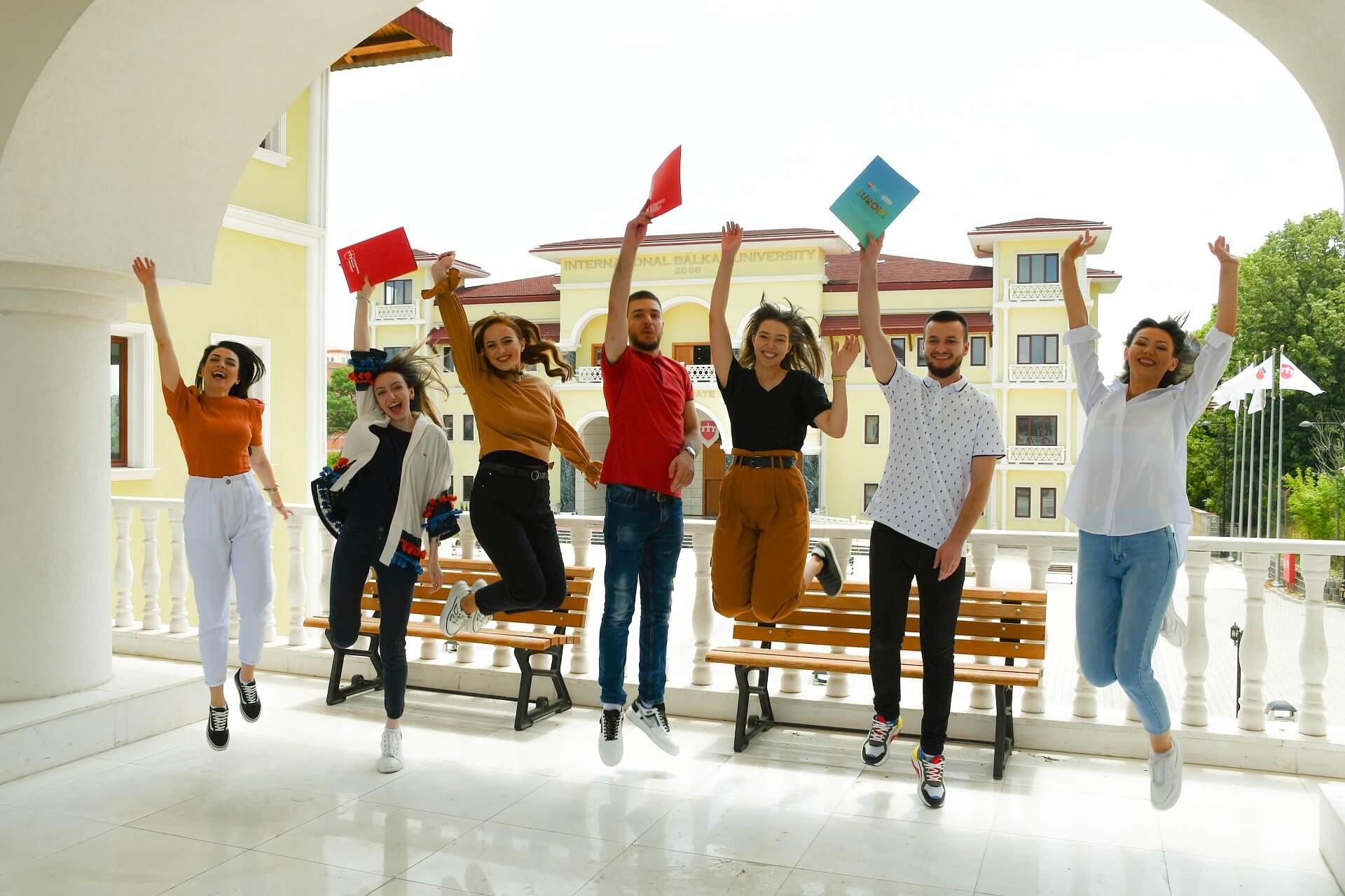 Öğrenciler kampüste